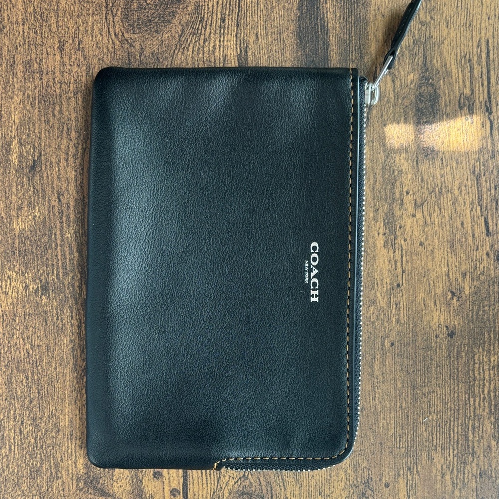 Coach Black Leather women’s Pouch